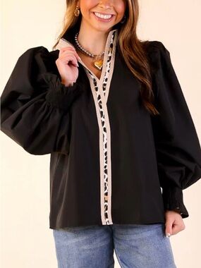 STUNNING ENTRO Small Black Puff-Sleeve V-Neck Top with Leopard Trim